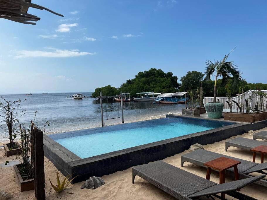 Villa Koral 3 Bedrooms Beachfront Lembongan *