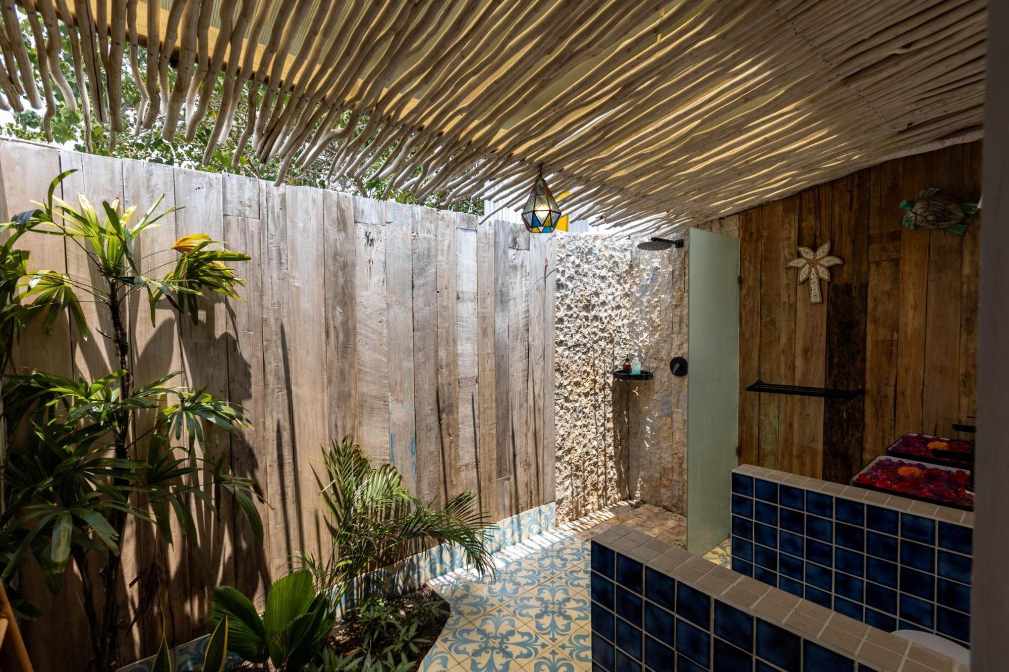 Villa Koral 3 Bedrooms Beachfront Lembongan