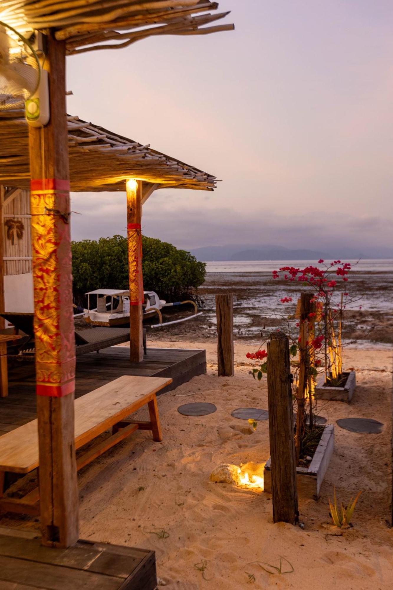 Koral 3 Bedrooms Beachfront Lembongan Toyapakeh