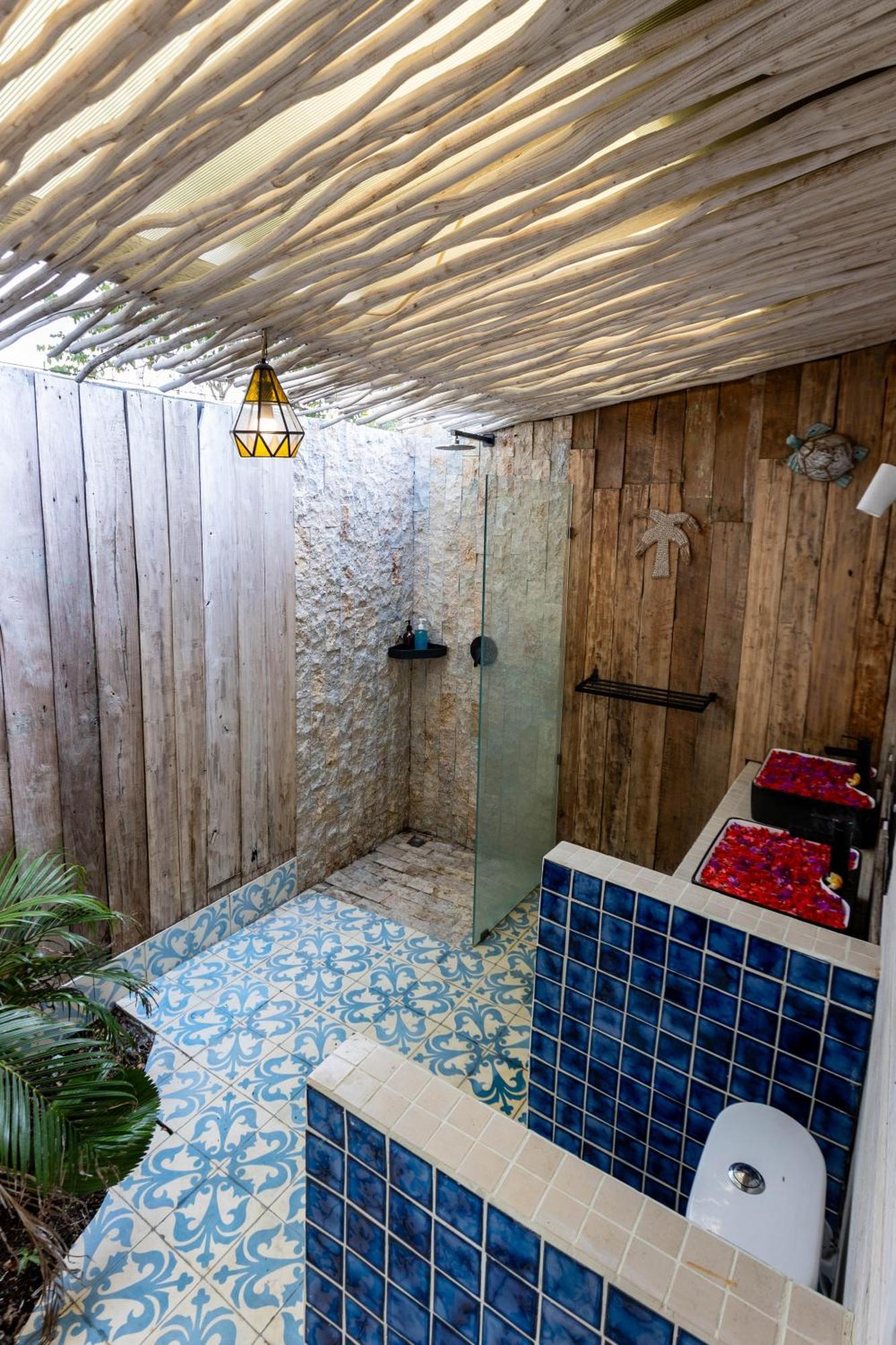 Koral 3 Bedrooms Beachfront Lembongan Toyapakeh