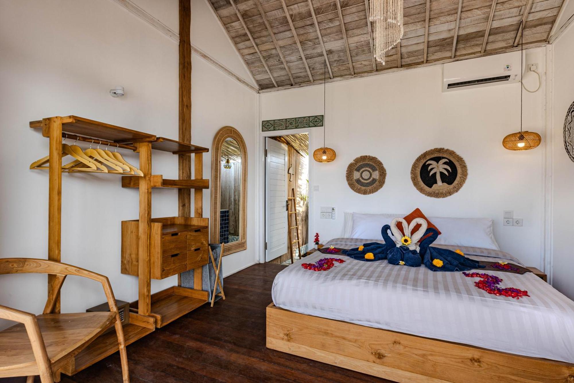 Koral 3 Bedrooms Beachfront Lembongan *